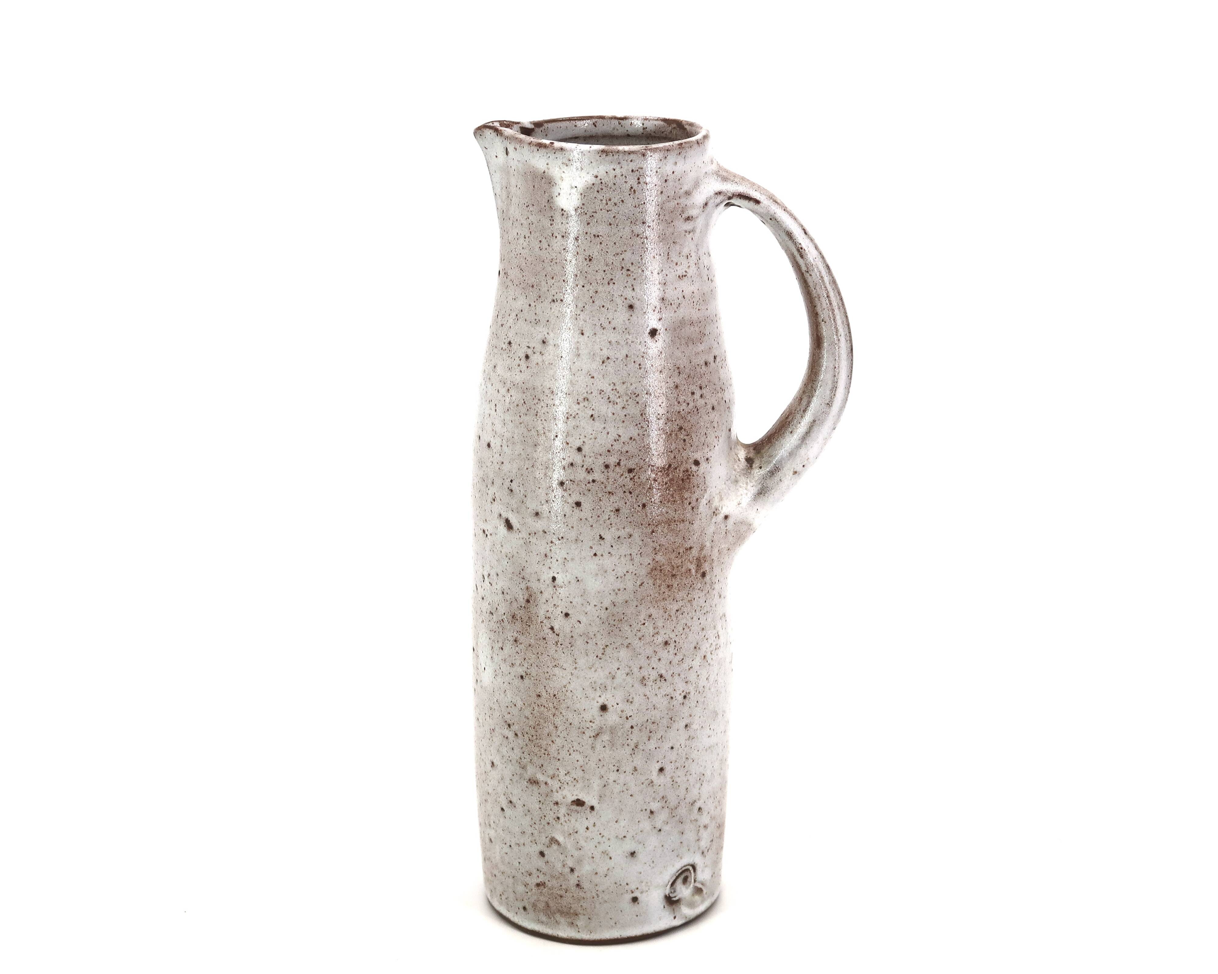 Pichet gris marron en grès de Jeanne et Norbert Pierlot, années 60