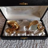 Salt and pepper set