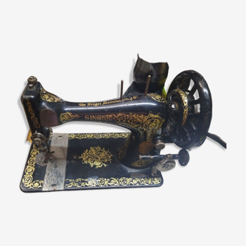 Singer sewing machine, portable hand crank
