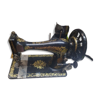 Singer sewing machine, portable hand crank