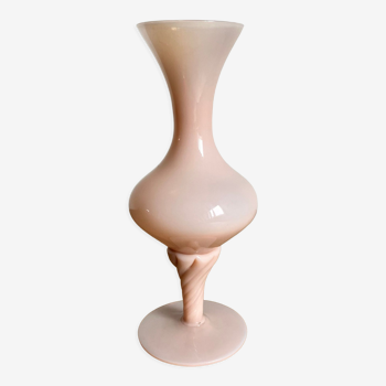 Vase soliflore en opaline rose