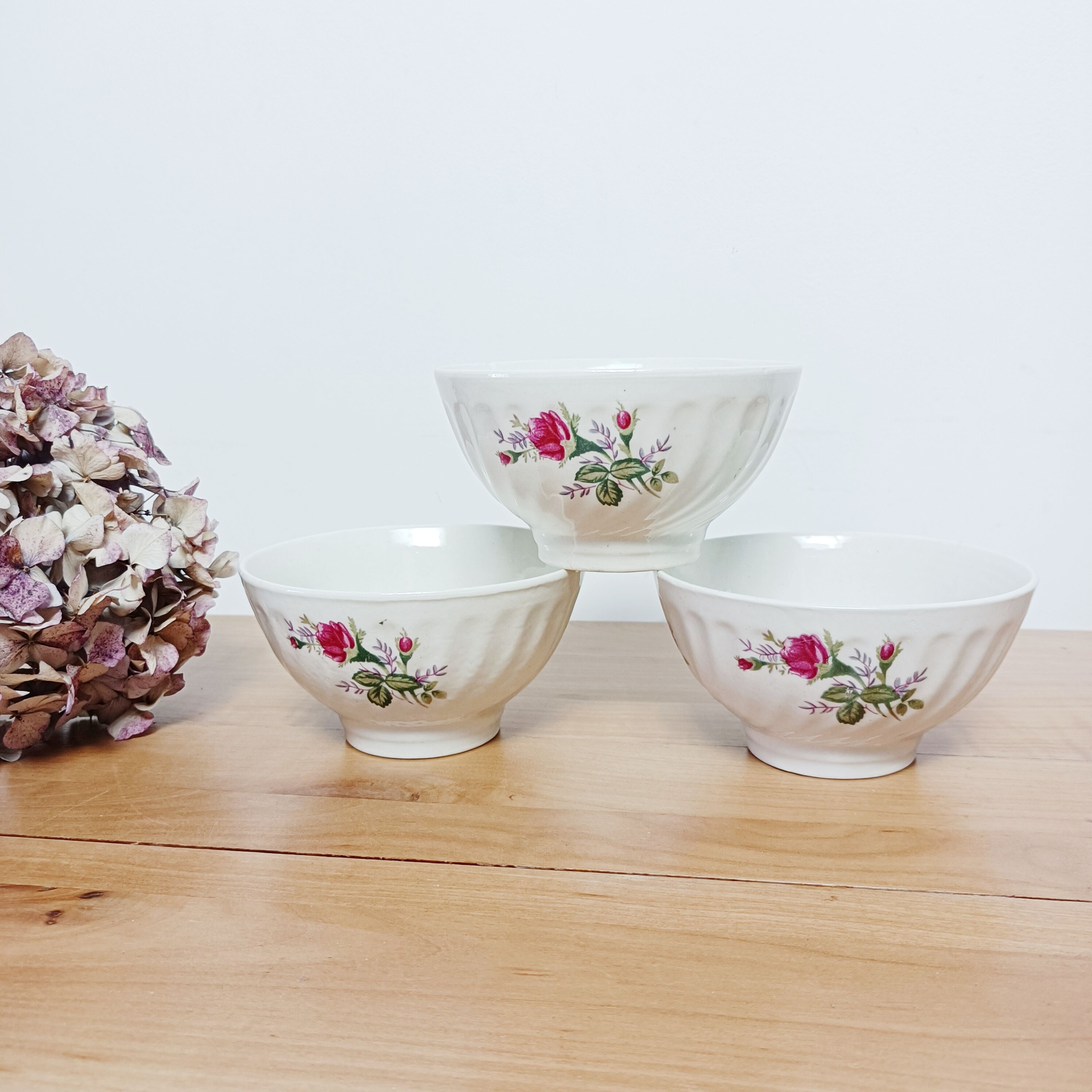 Set of 3 flowered old bowls