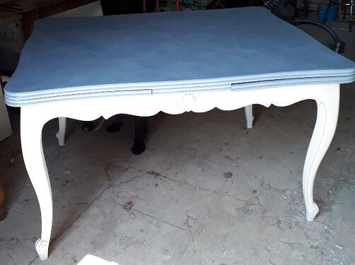 Extendable table style Louis XV