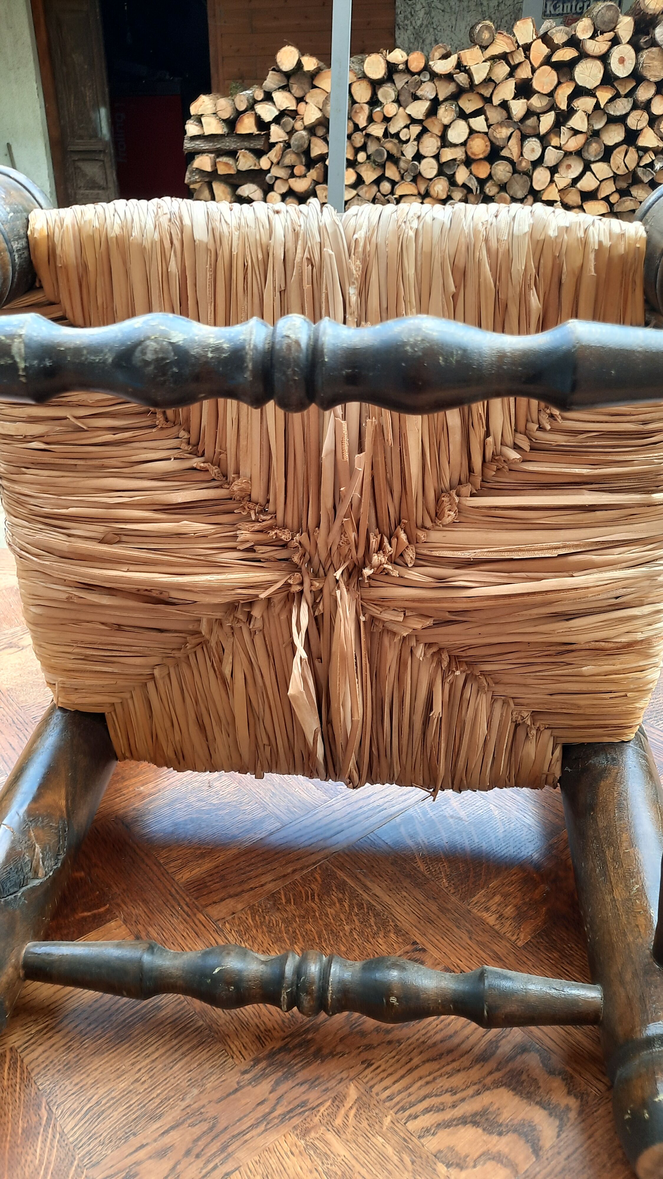 Chaise basse campagnarde