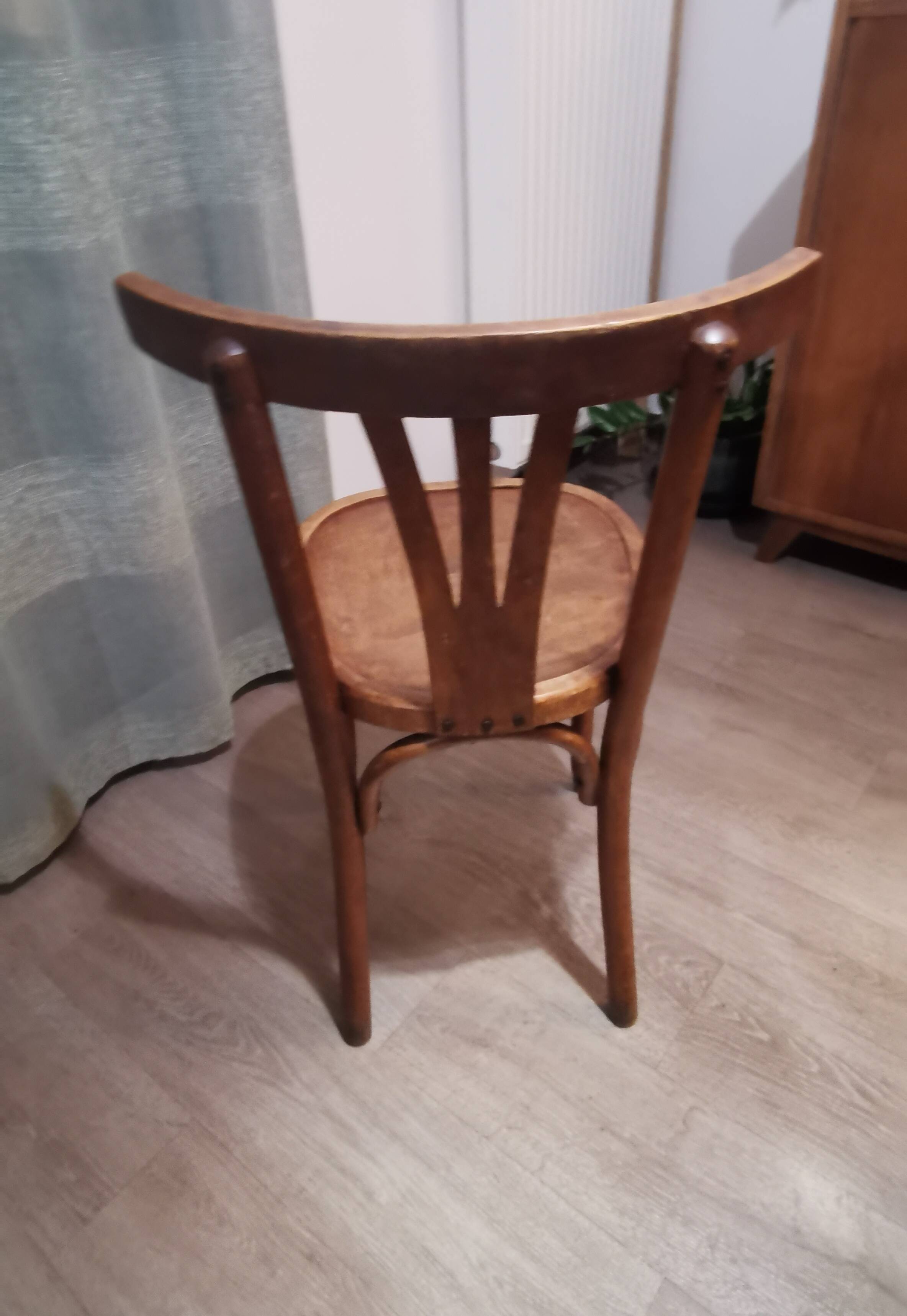 Lot of bistro chairs