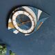 Horloge vintage pendule murale silencieuse asymétrique "Bleu blanc ocre"
