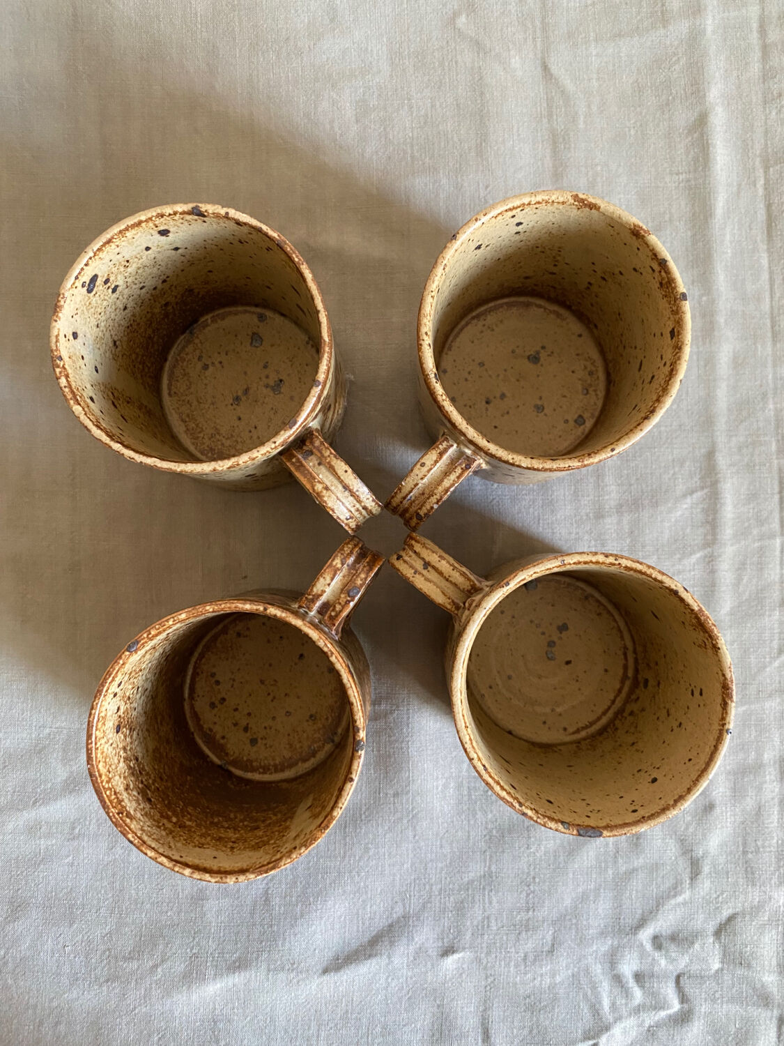 Set of 4 stoneware mugs