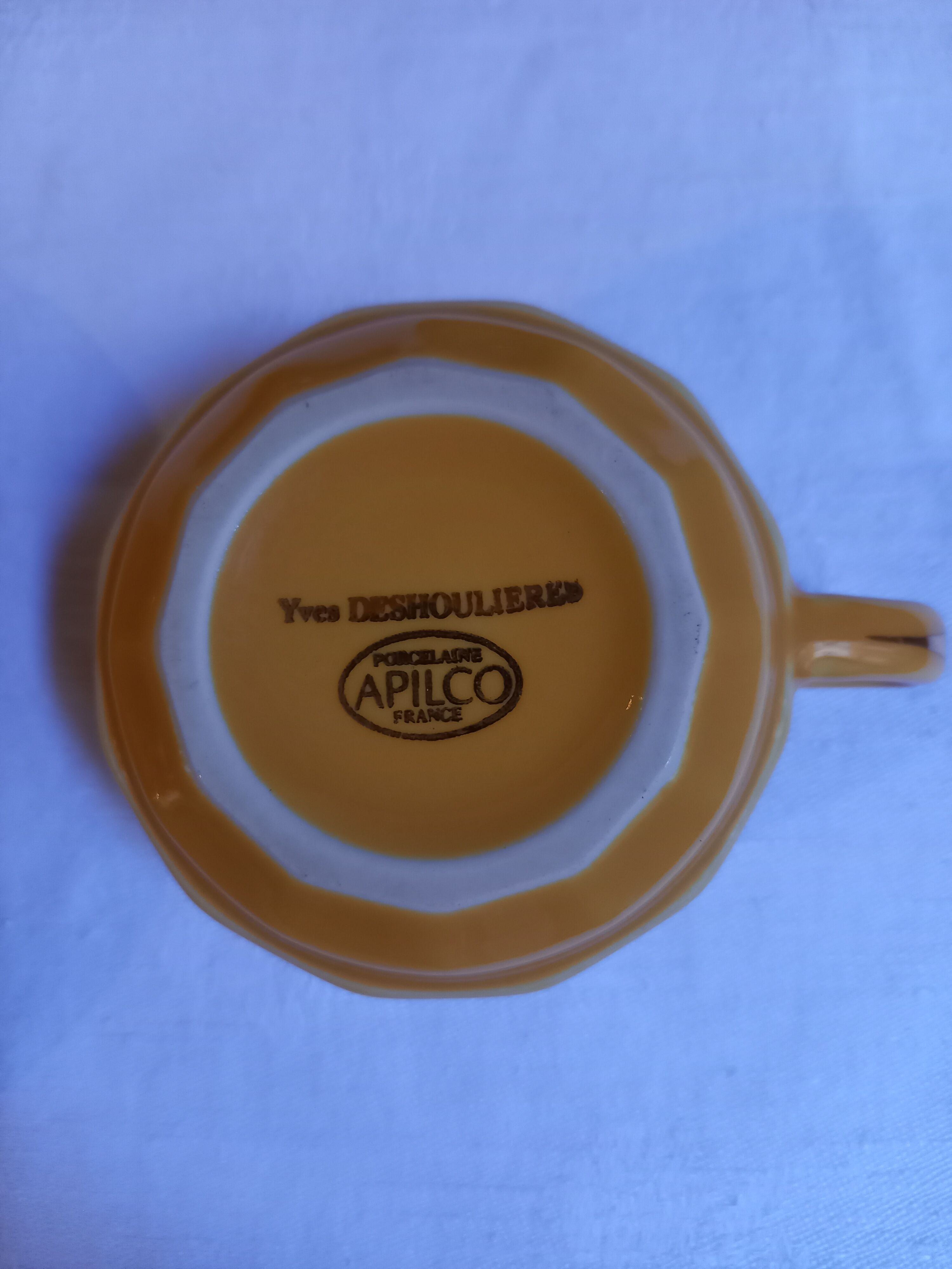 Yellow Apilco coffee service with golden borders