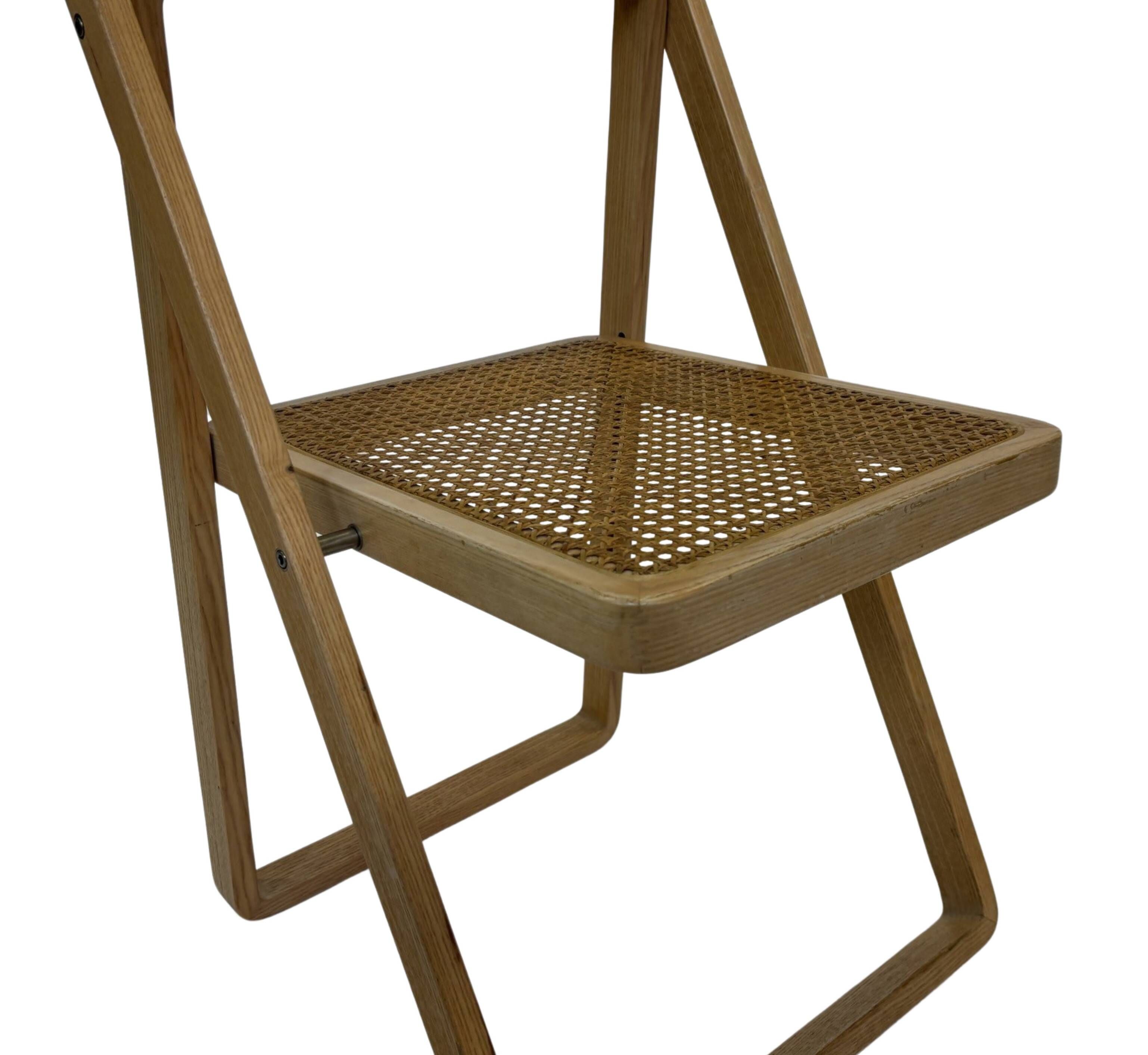 Ensemble vintage de 4 chaises pliantes, design en sangle et bois, années 1970