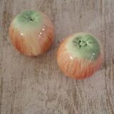 Apple salt and pepper shakers