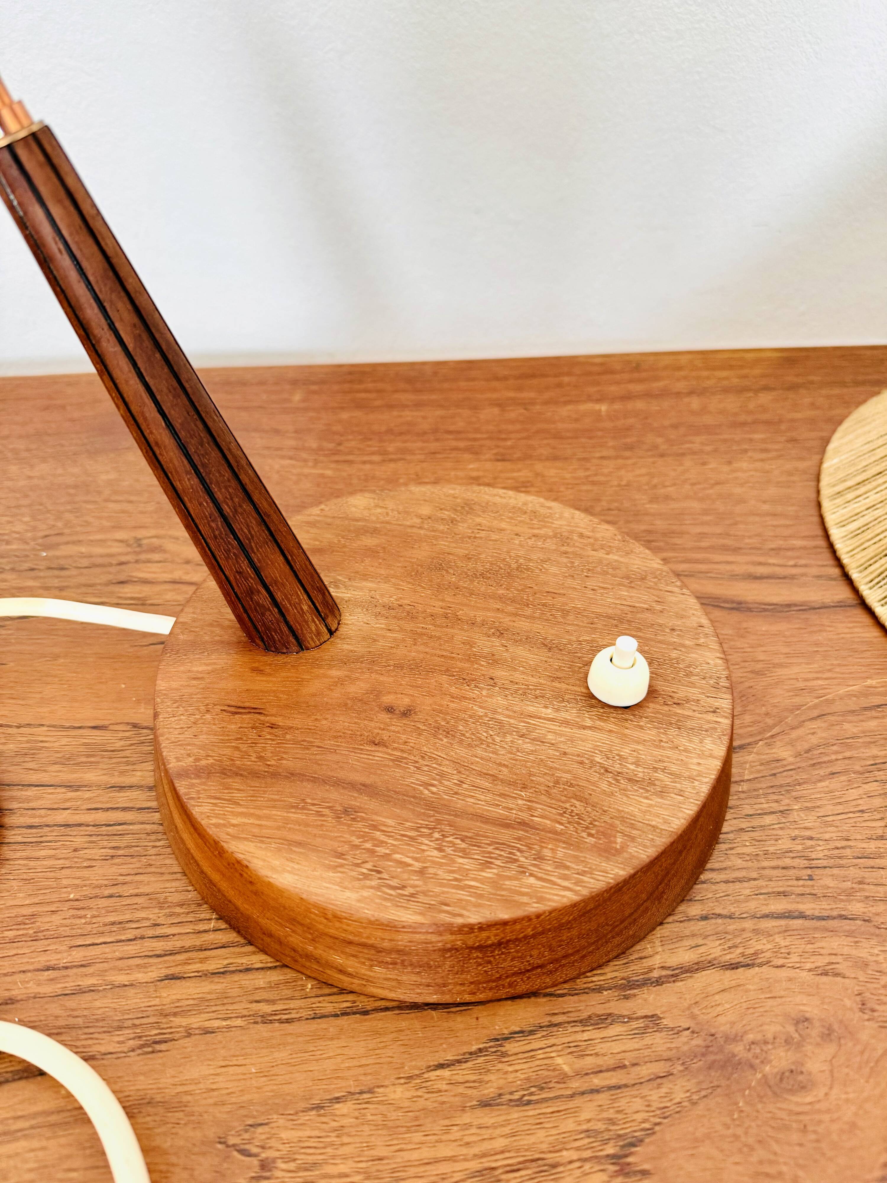 Lampe de table en sisal et teck par Temde