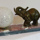 Lampe éléphant en régule opaline art déco