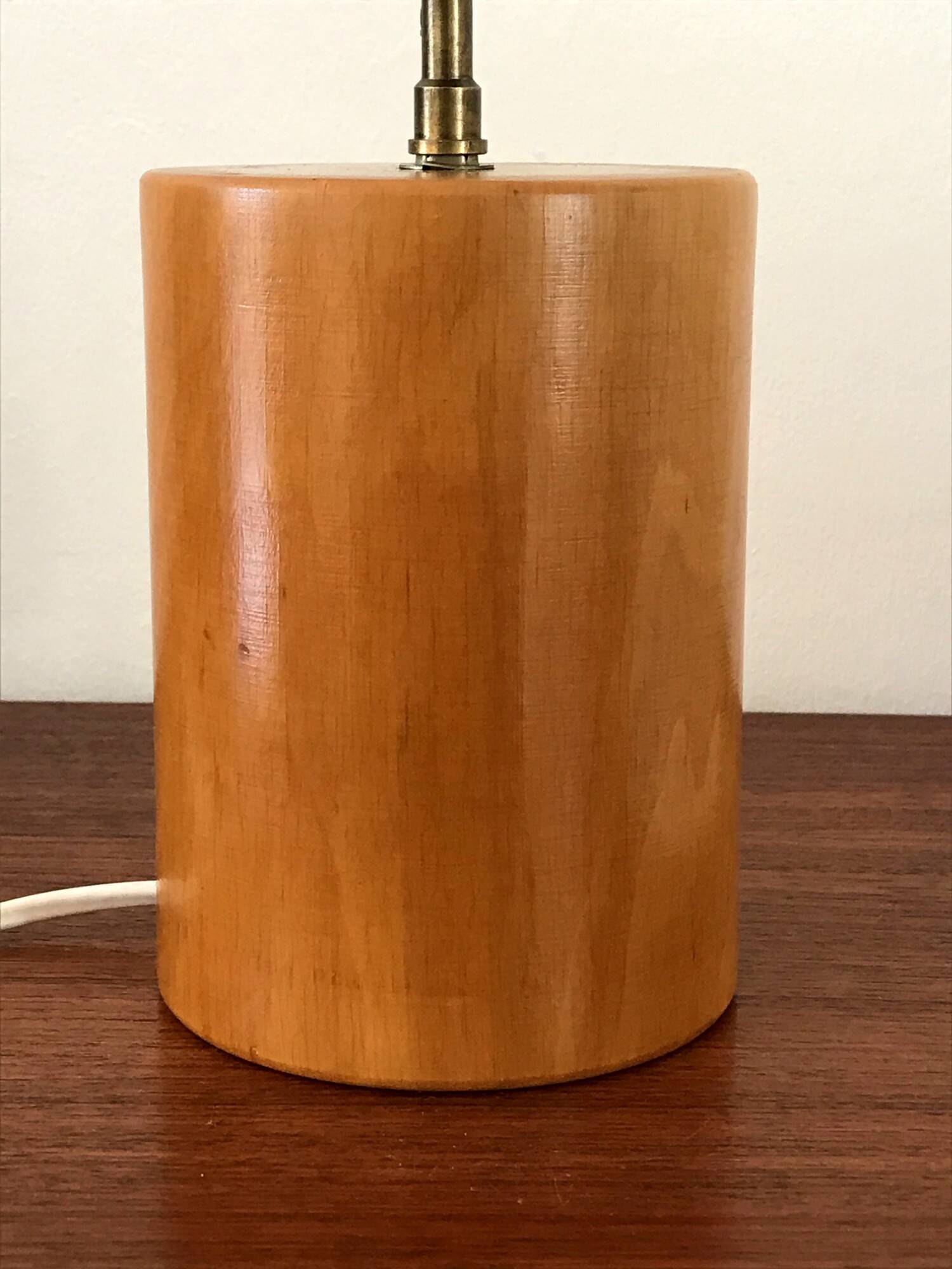 Vintage lamp in solid elm Italy 80s