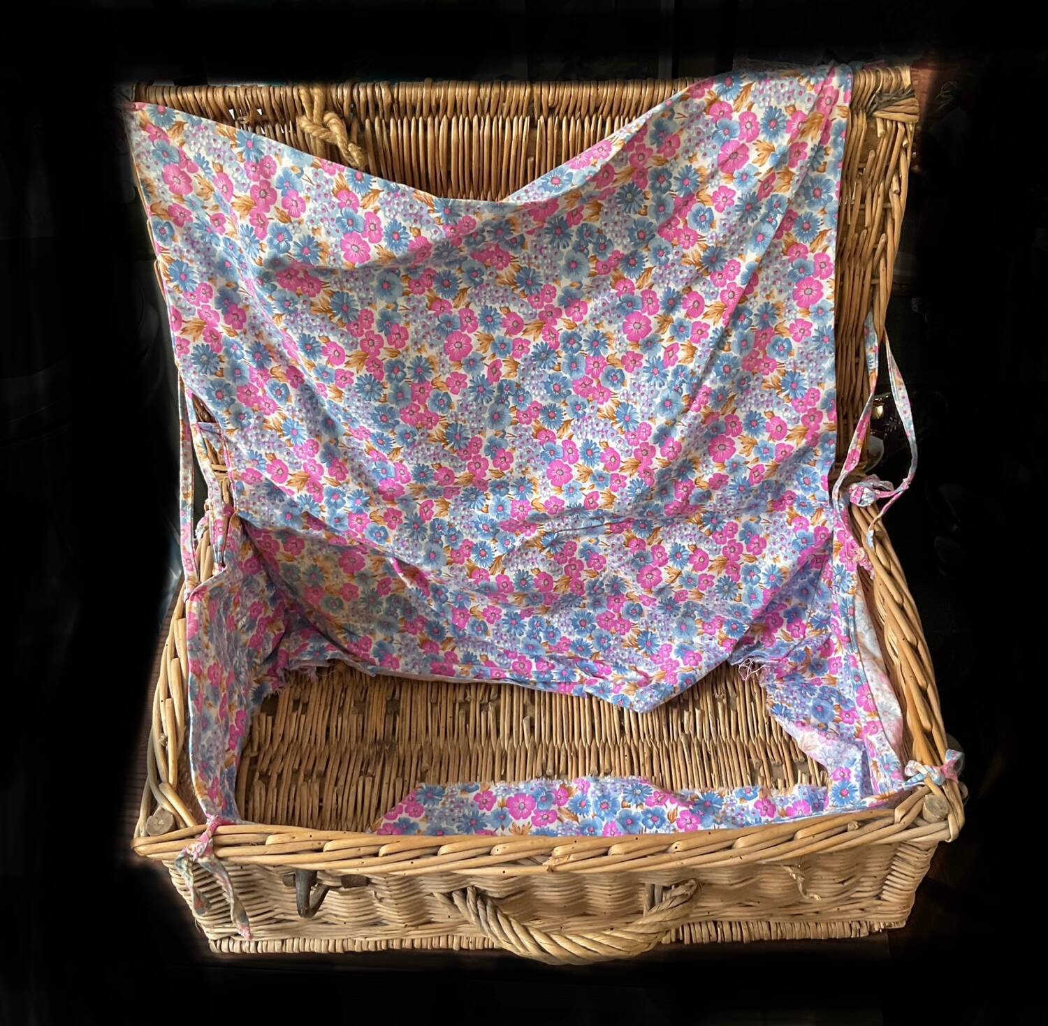 Basket vintage wicker rattan 60s/70s