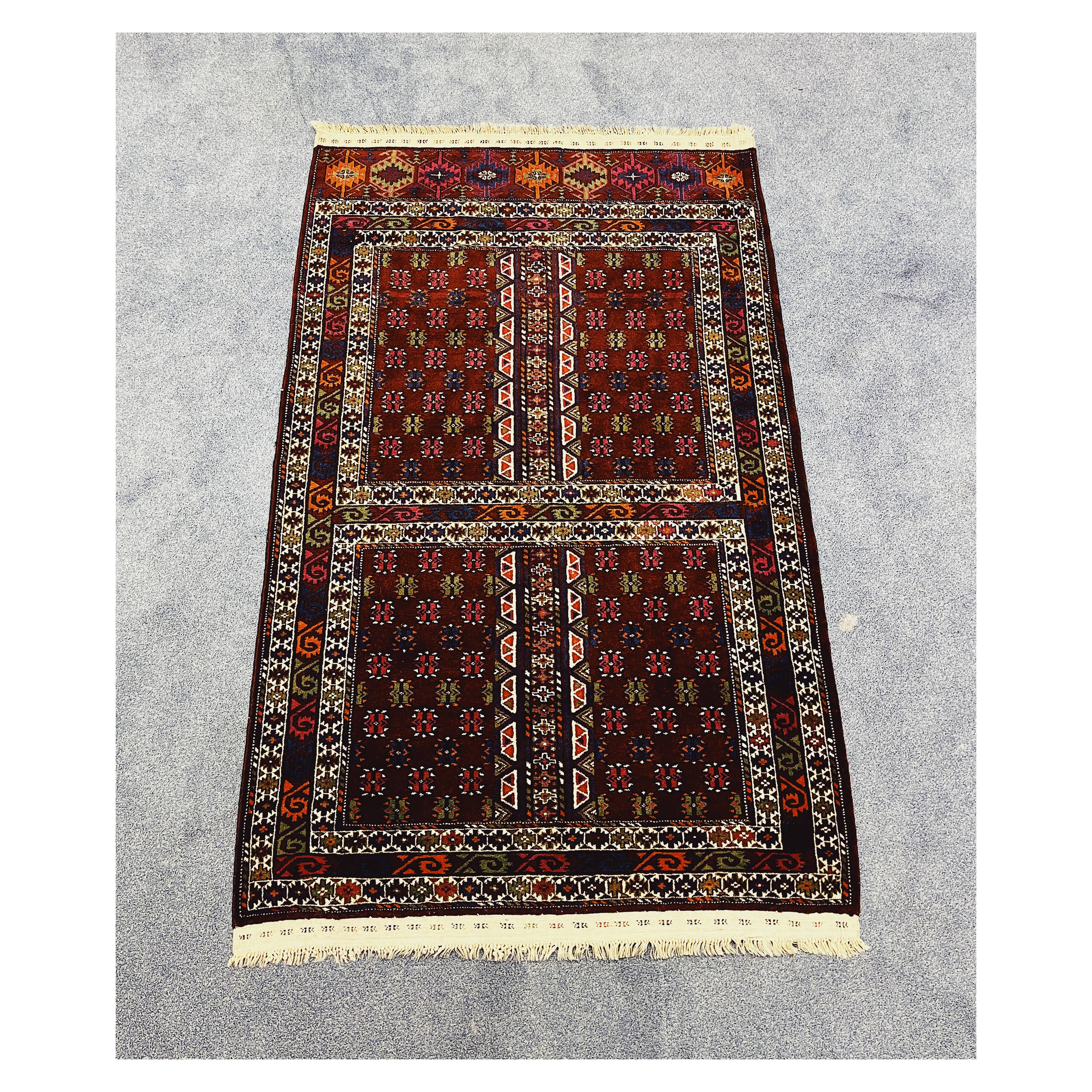 Tapis caucasien vintage noué à la main, 112x149 cm