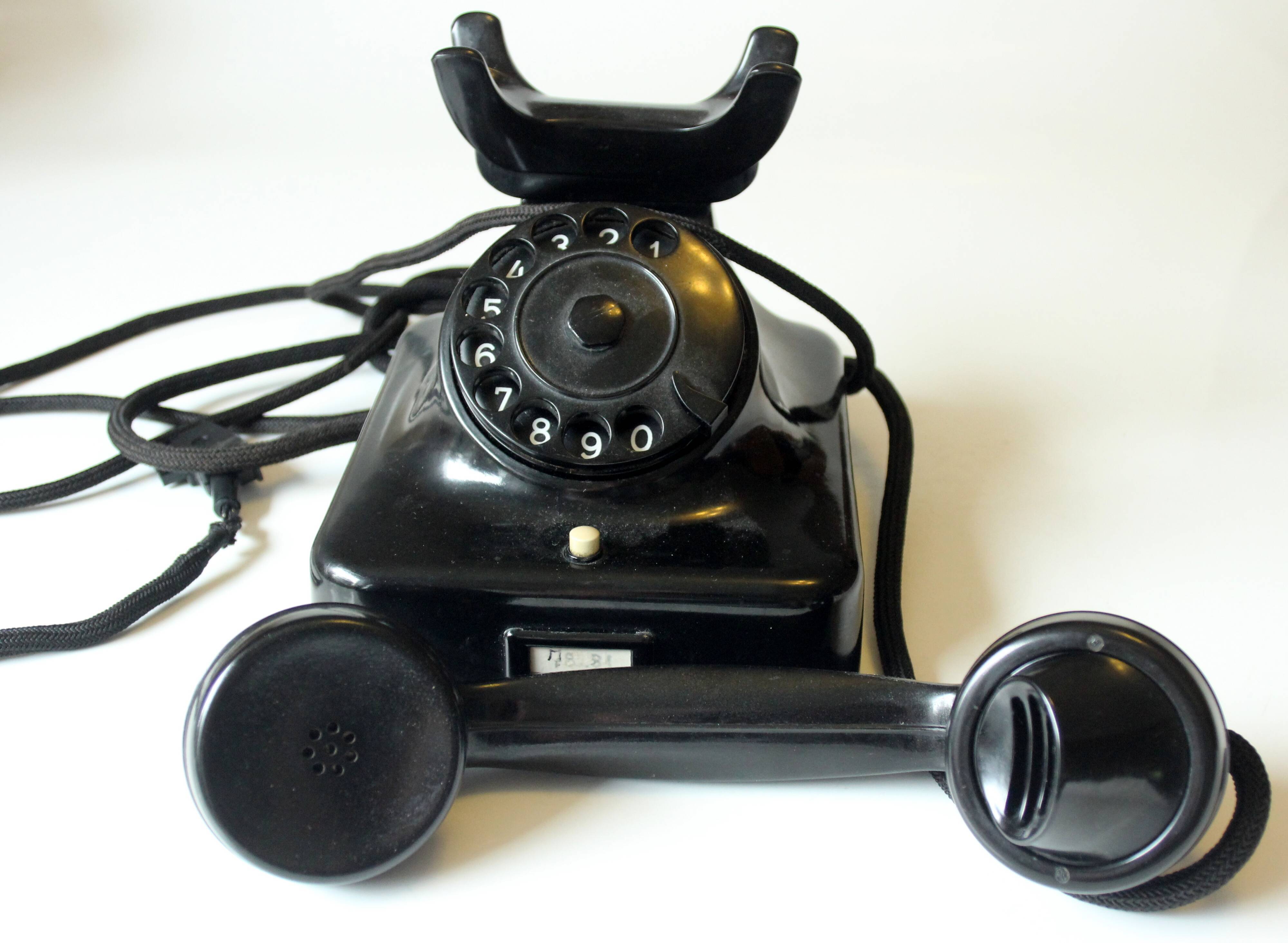 Antique telephone coming from the 1930s, bakelite