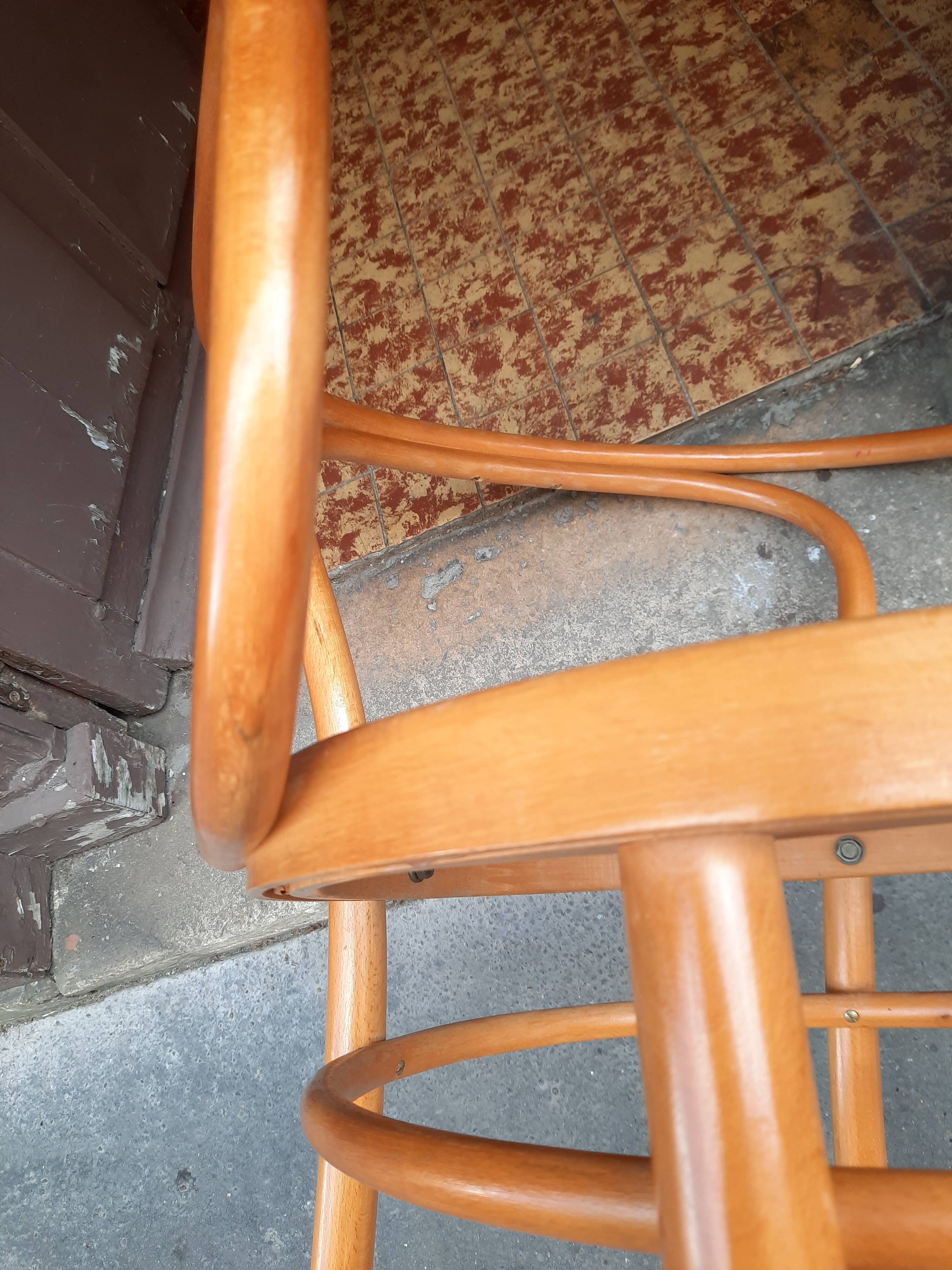 Chair Thonet says Le Corbusier