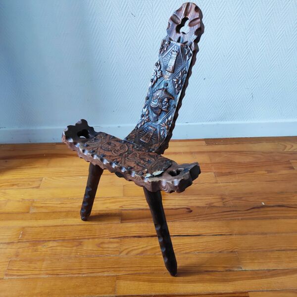 Chaise tripode brutaliste