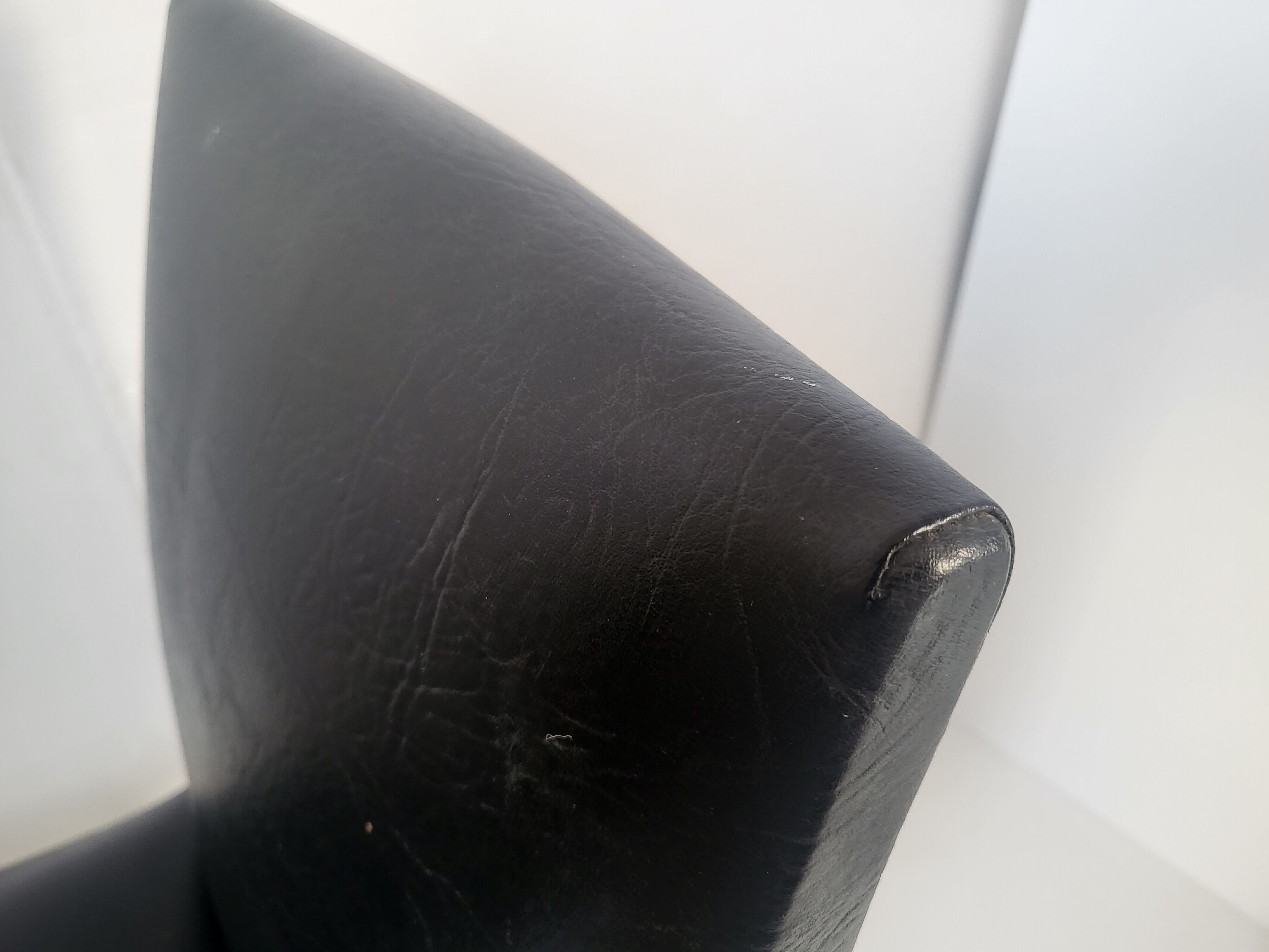 Suite de 4 chaises de Pierre Guariche Meurop 1960