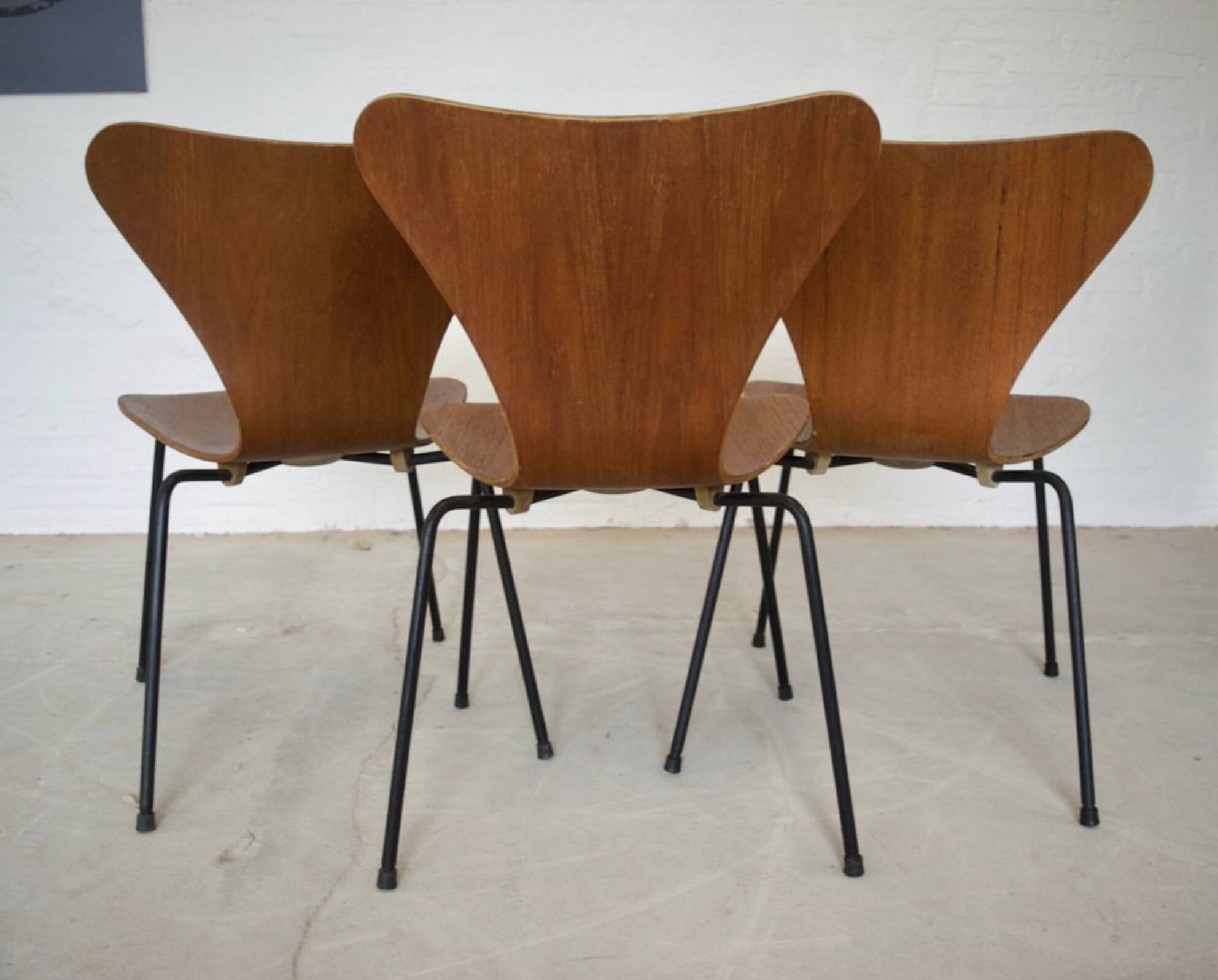 Model 3107 Dining Chairs In Teak By Arne Jacobsen For Fritz Hansen.