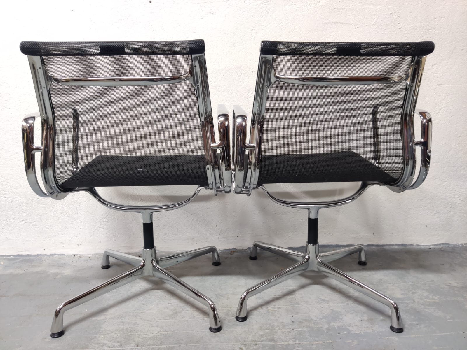 Armchair EA108 Charles & Rey Eames, Vitra