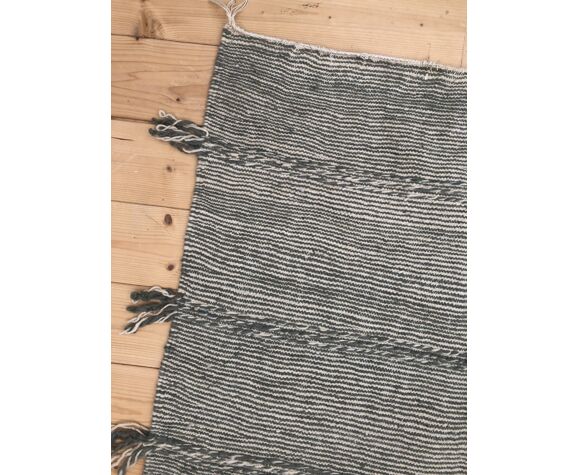 Moroccan Berber carpet Kilim Zanafi dark grey and white 1, 49x1m | Selency