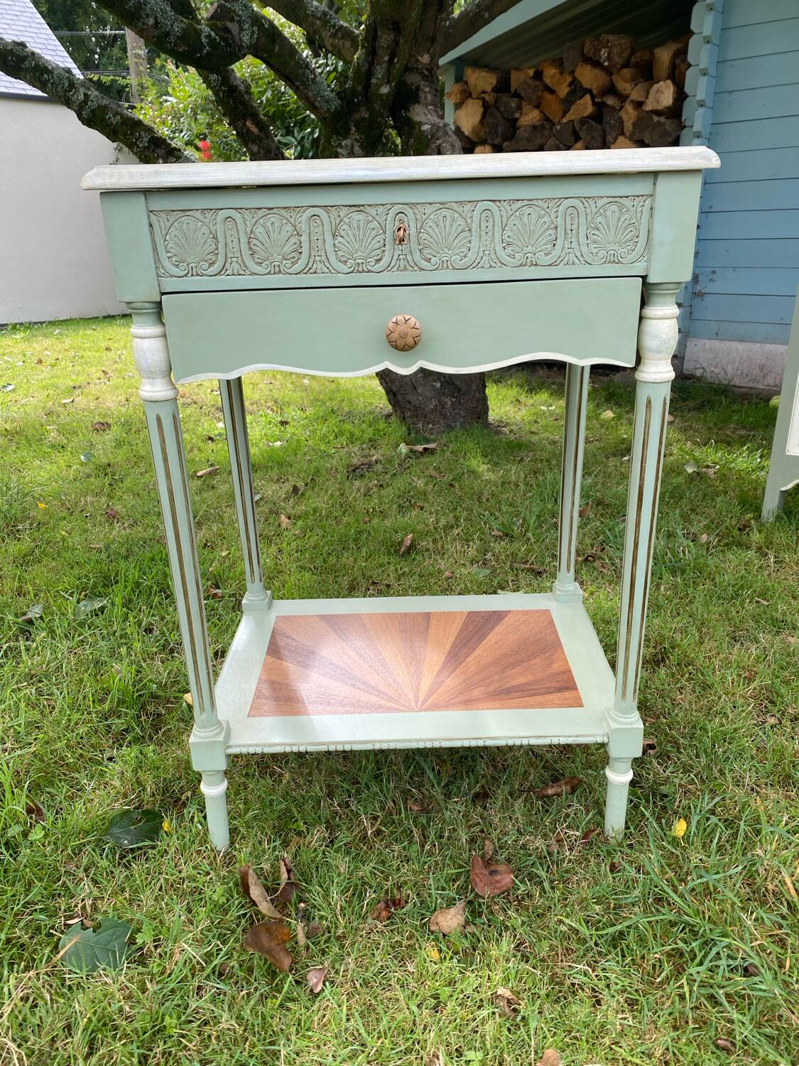 Petit meuble style coiffeuse avec marqueterie