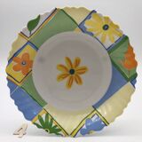 6 hollow plates "luminarc" with flower motifs.