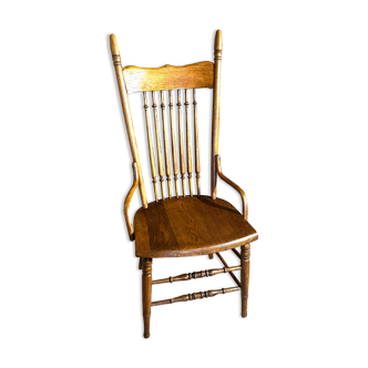 Fauteuil en bois à haut dossier