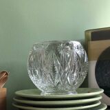 Vase boule en verre moulé ancien
