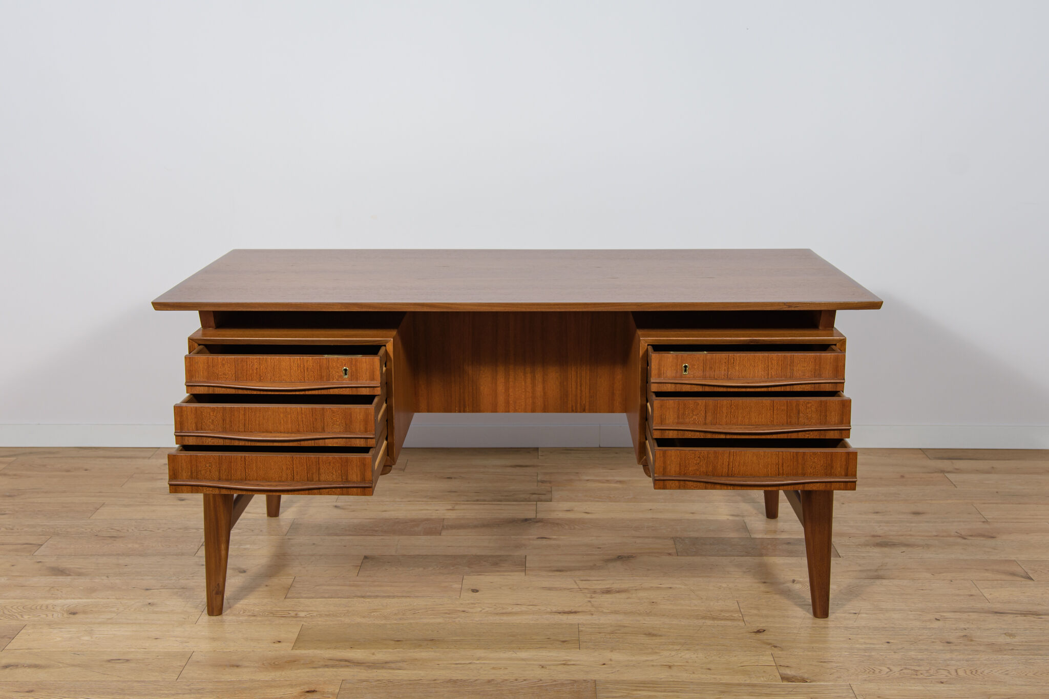 Mid-Century Freestanding Teak Desk, 1960s