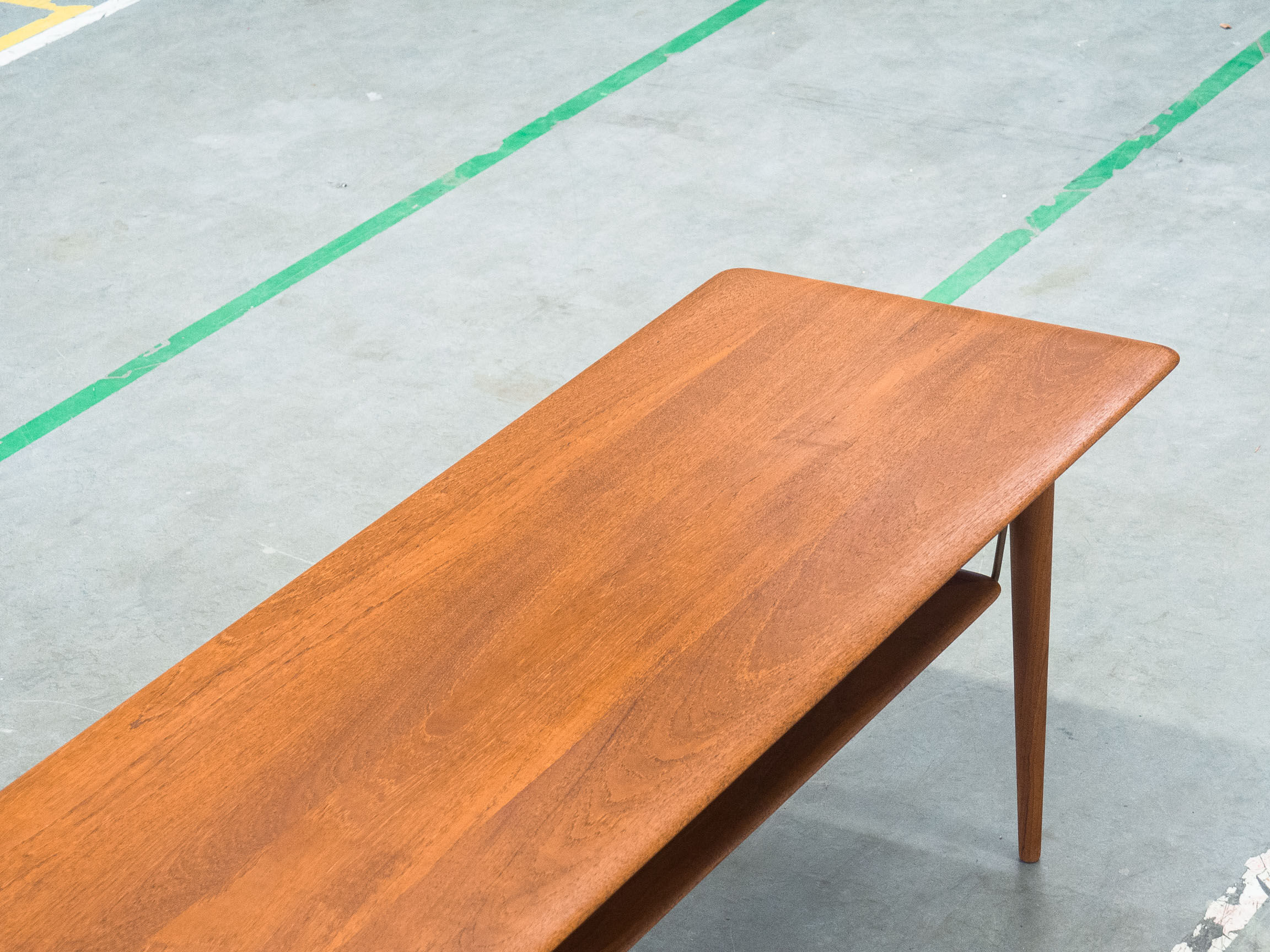 Table basse par Peter Hvidt & Orla Mølgaard-Nielsen