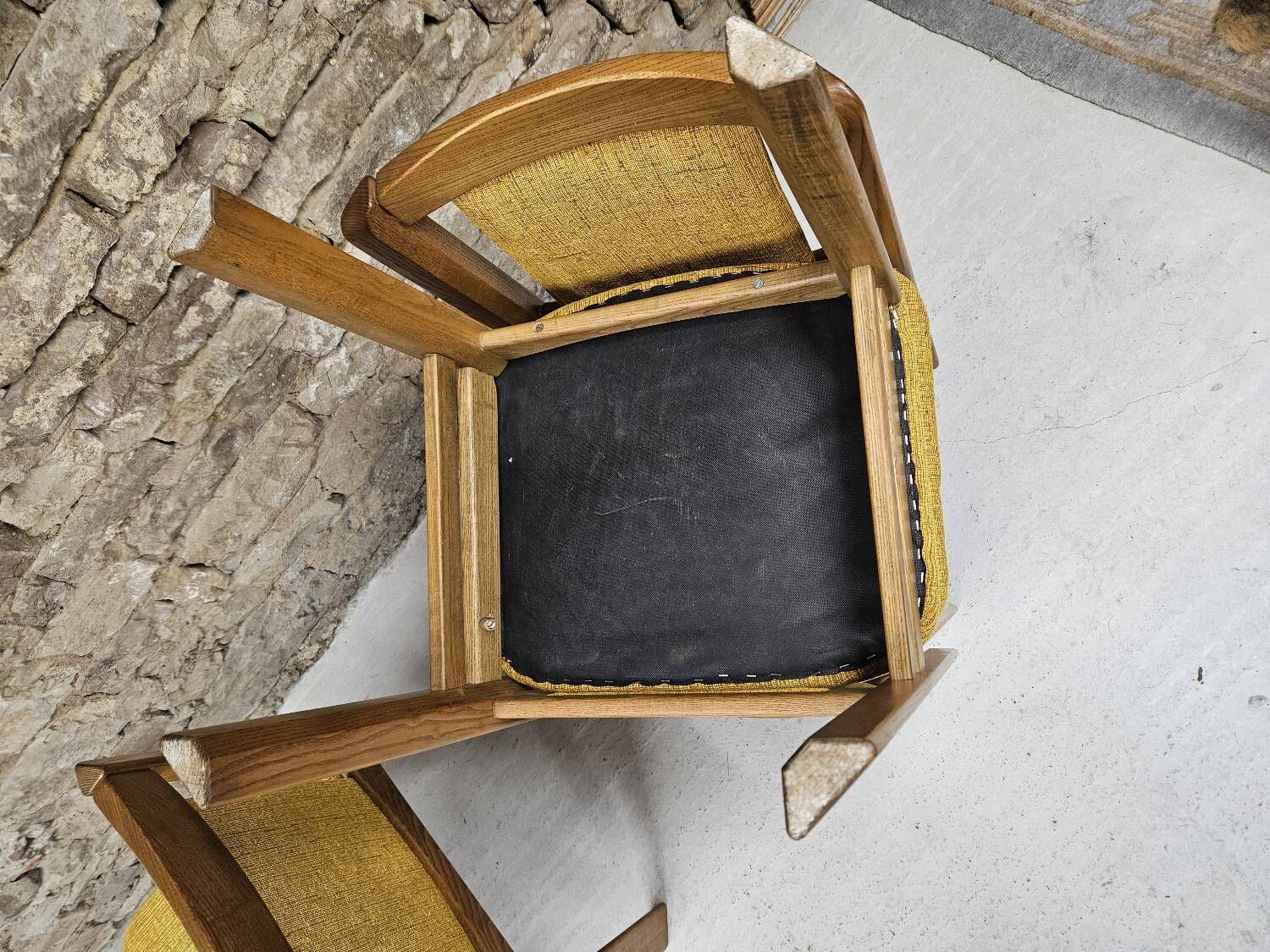 4 chaises en tissu et bois, 1970