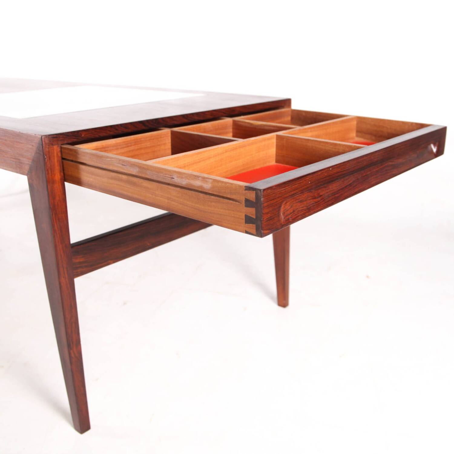 Showcase table in rosewood