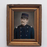 Portrait ancien homme dans cadre or