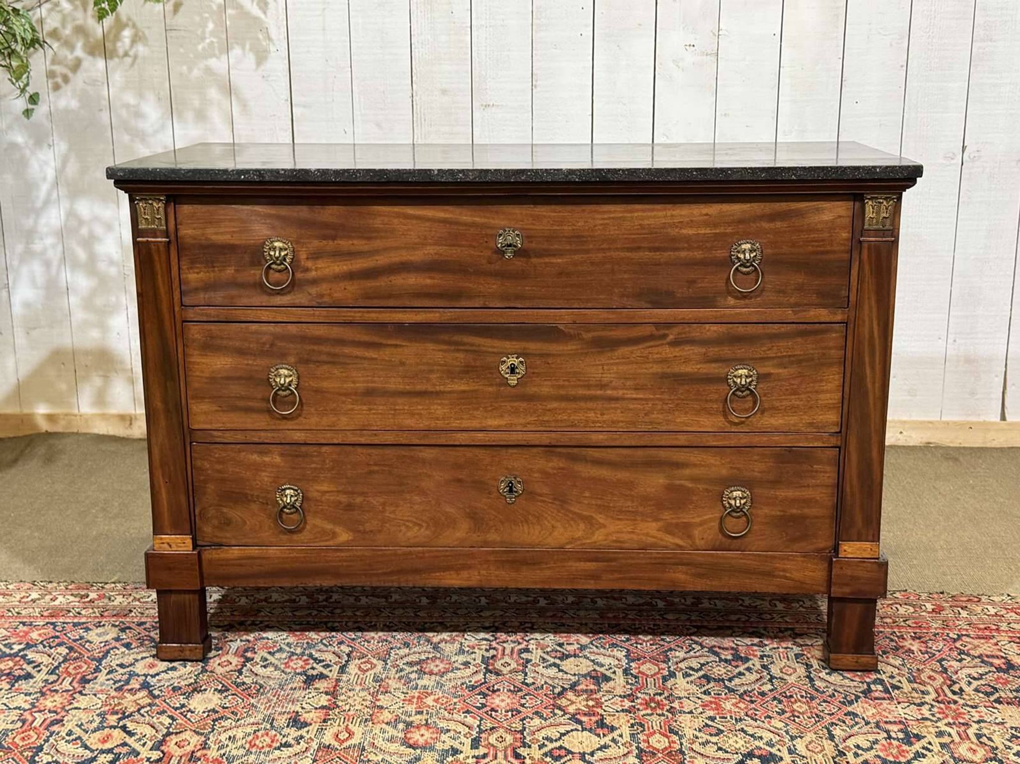 Commode Empire en acajou et dessus marbre XIXème