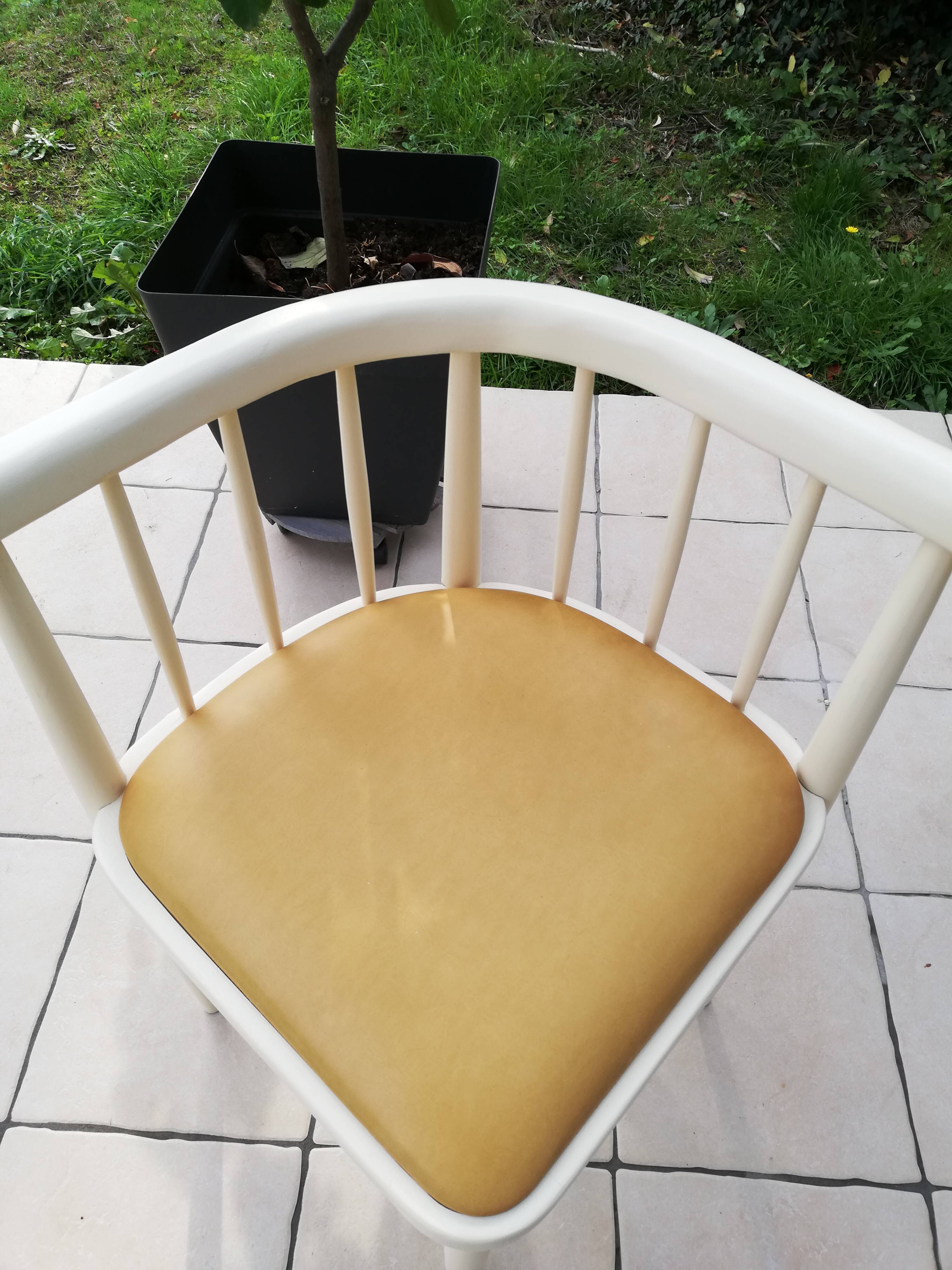 Thonet corner chairs