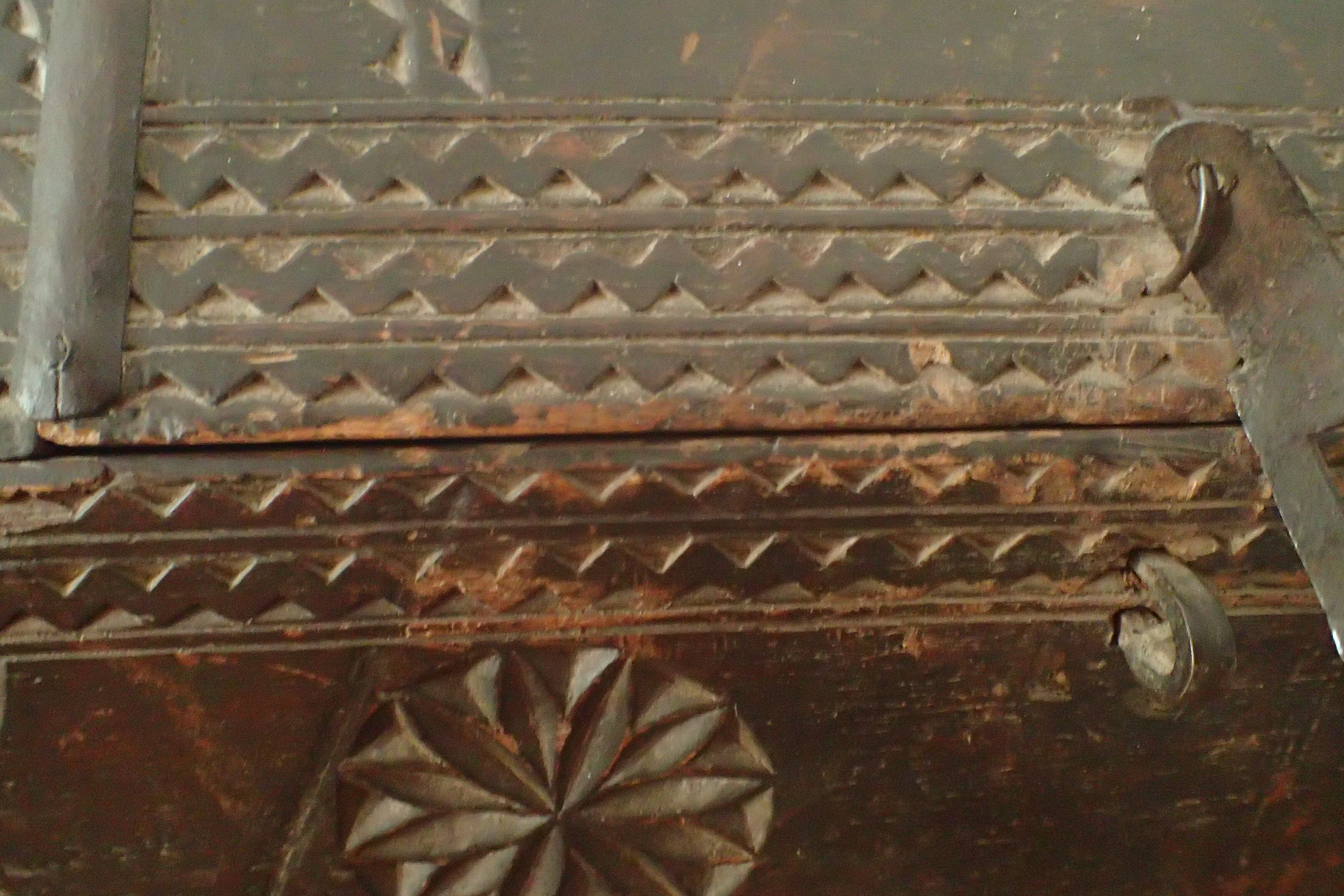 INDIAN WEDDING CHEST XIXth