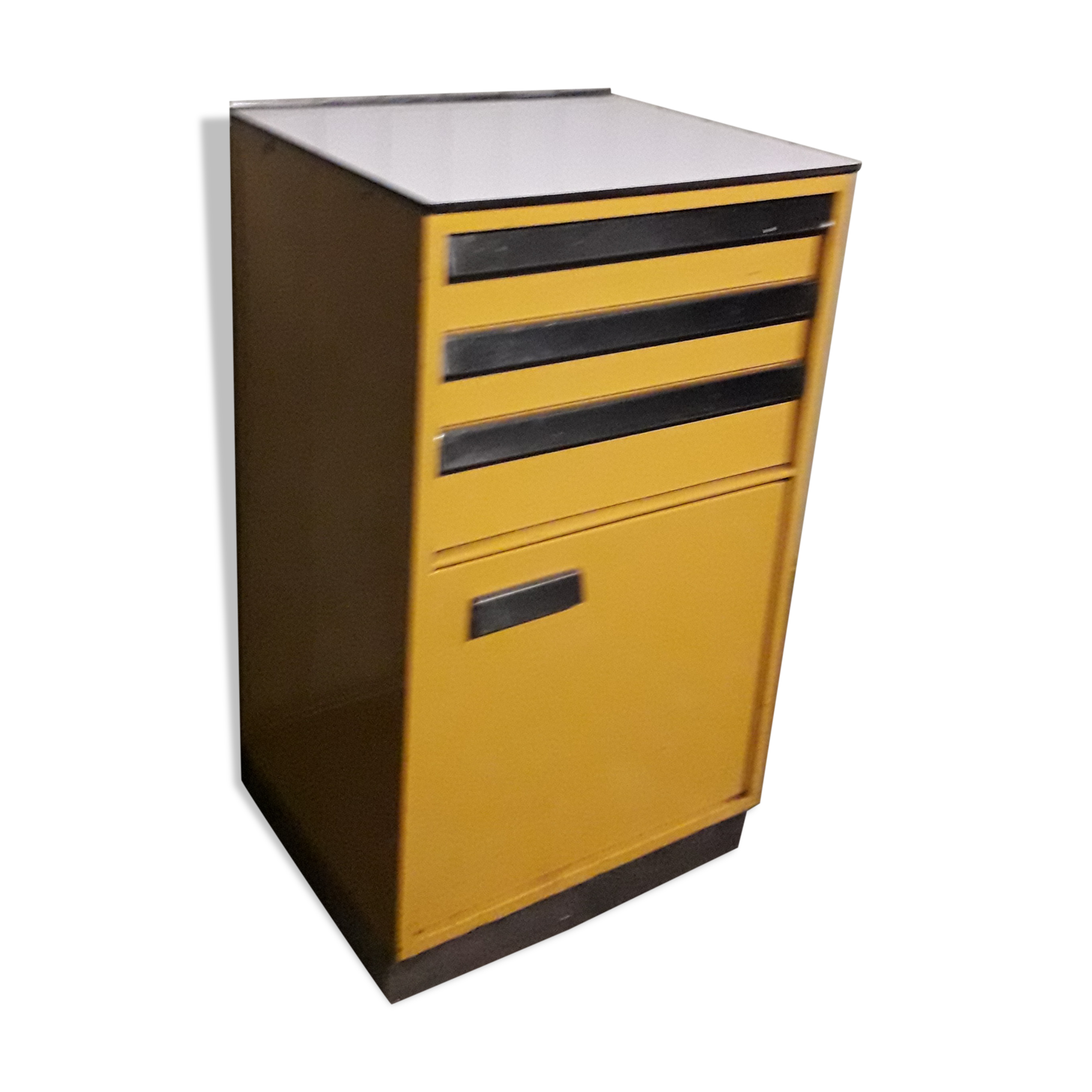 Metal storage cabinet