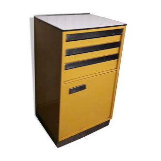 Metal storage cabinet