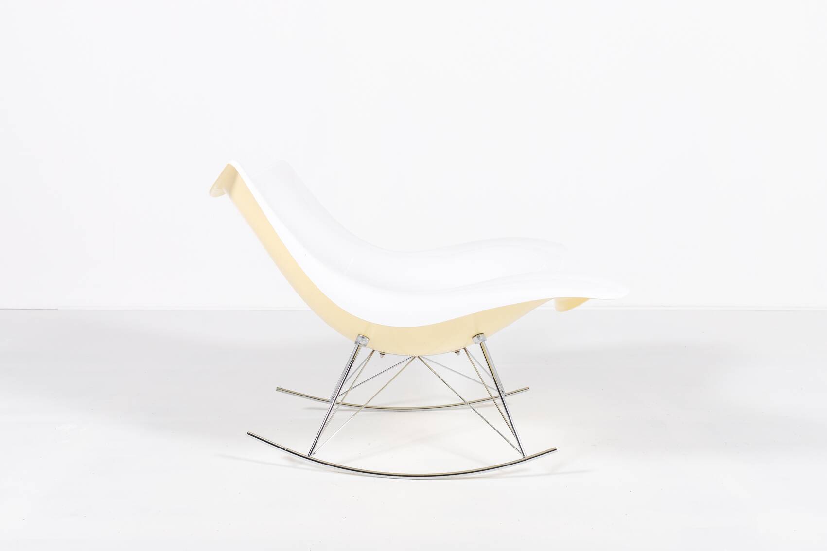 Rocking-chair « Stingray » par Thomas Pedersen, édition Fredericia.