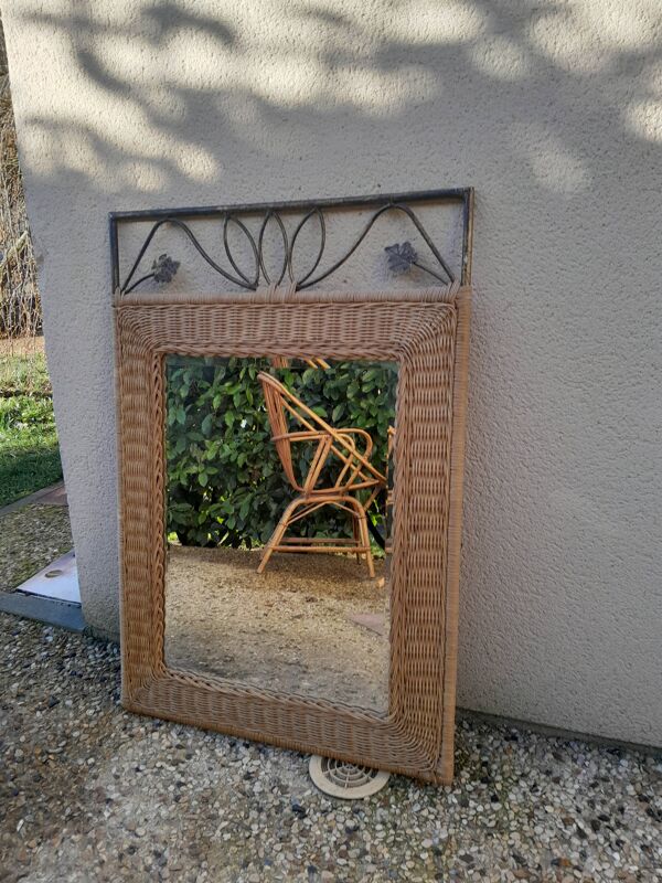 Miroir en rotin et fer forgé vintage