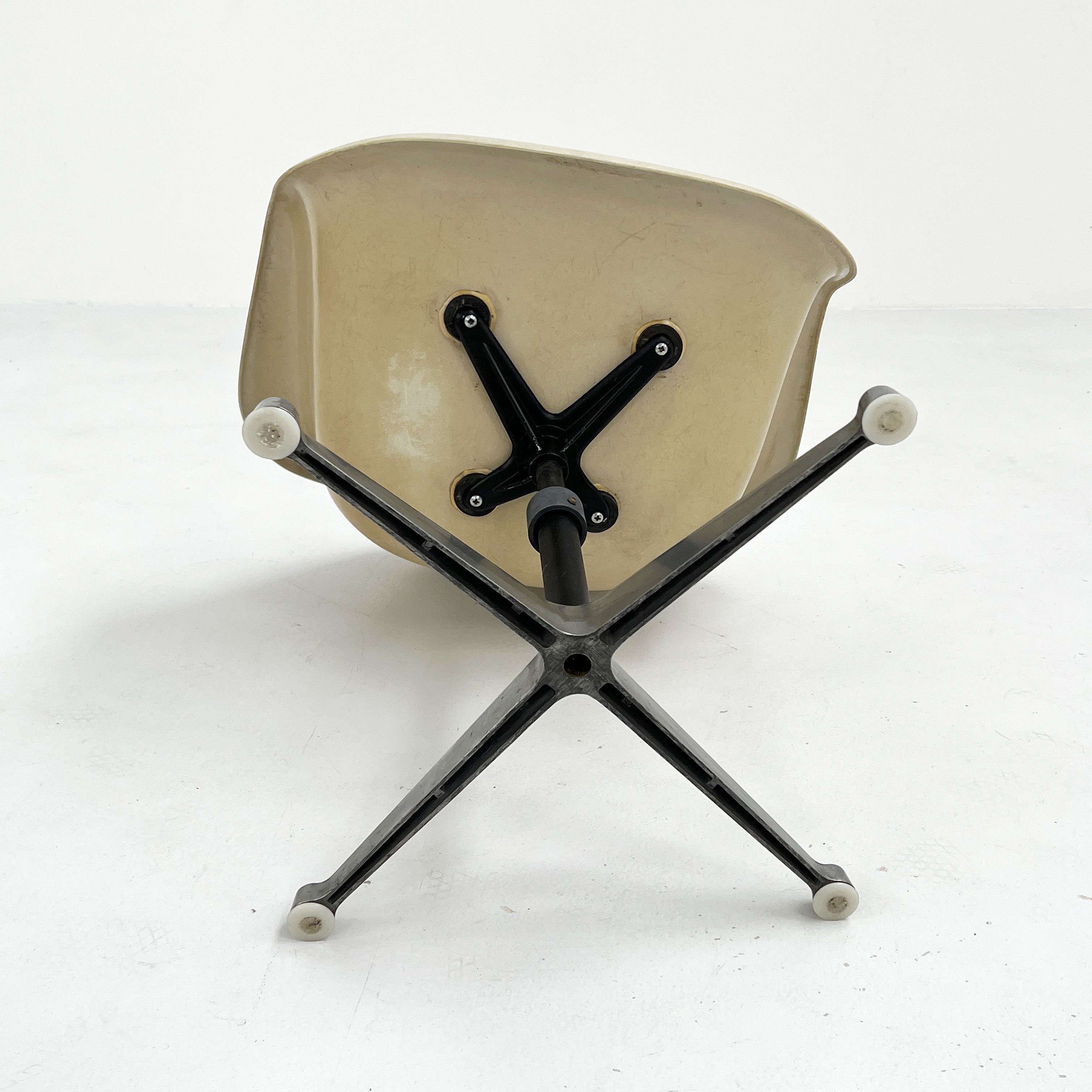PAC Office Chair by Charles & Ray Eames for Herman Miller, 1960