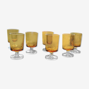 Ensemble de 7 verres à liqueur jaune moutarde