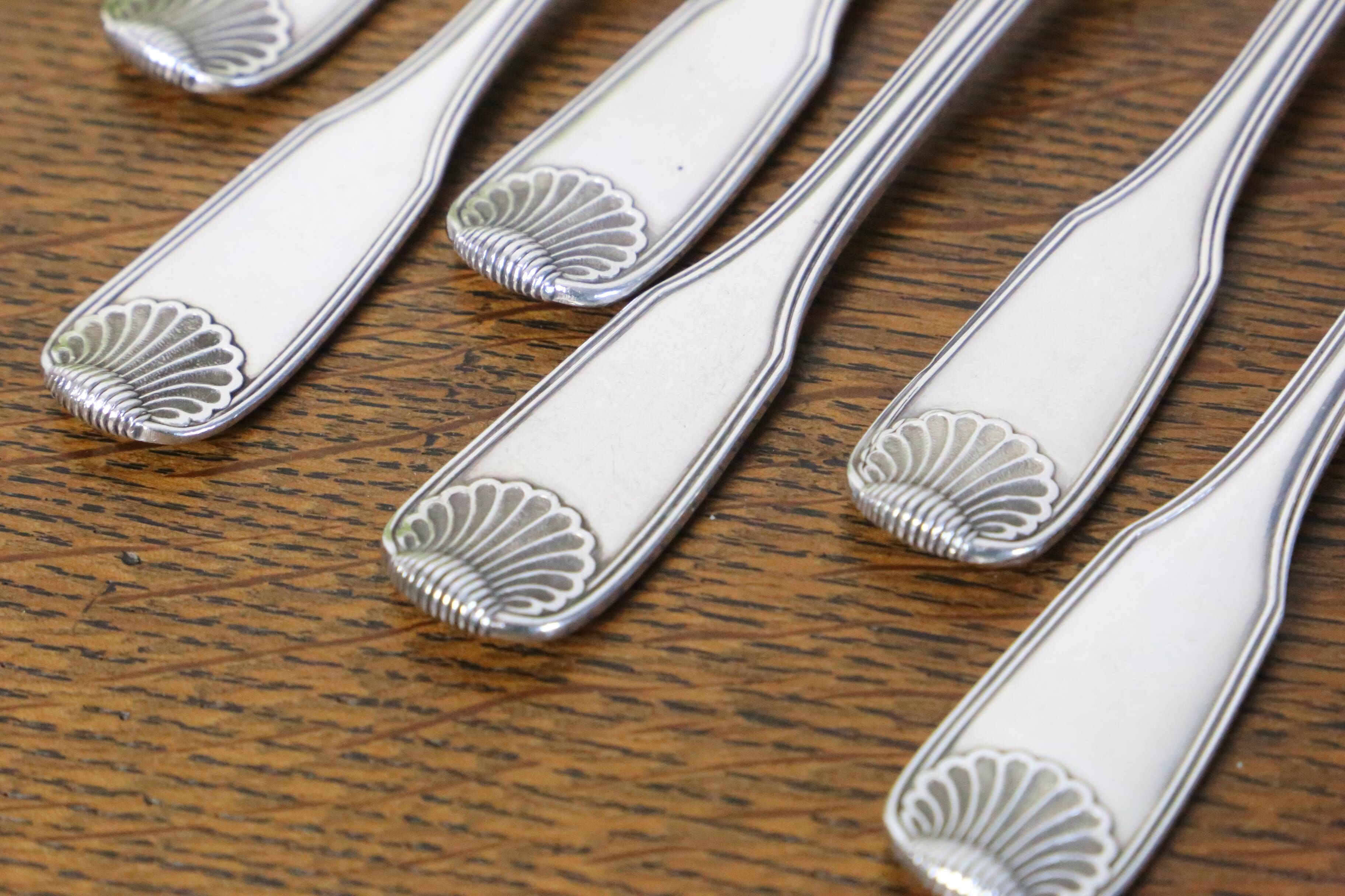 Set of 6 Cailar Bayard dessert forks, Coquille, monogrammed, early 20th century