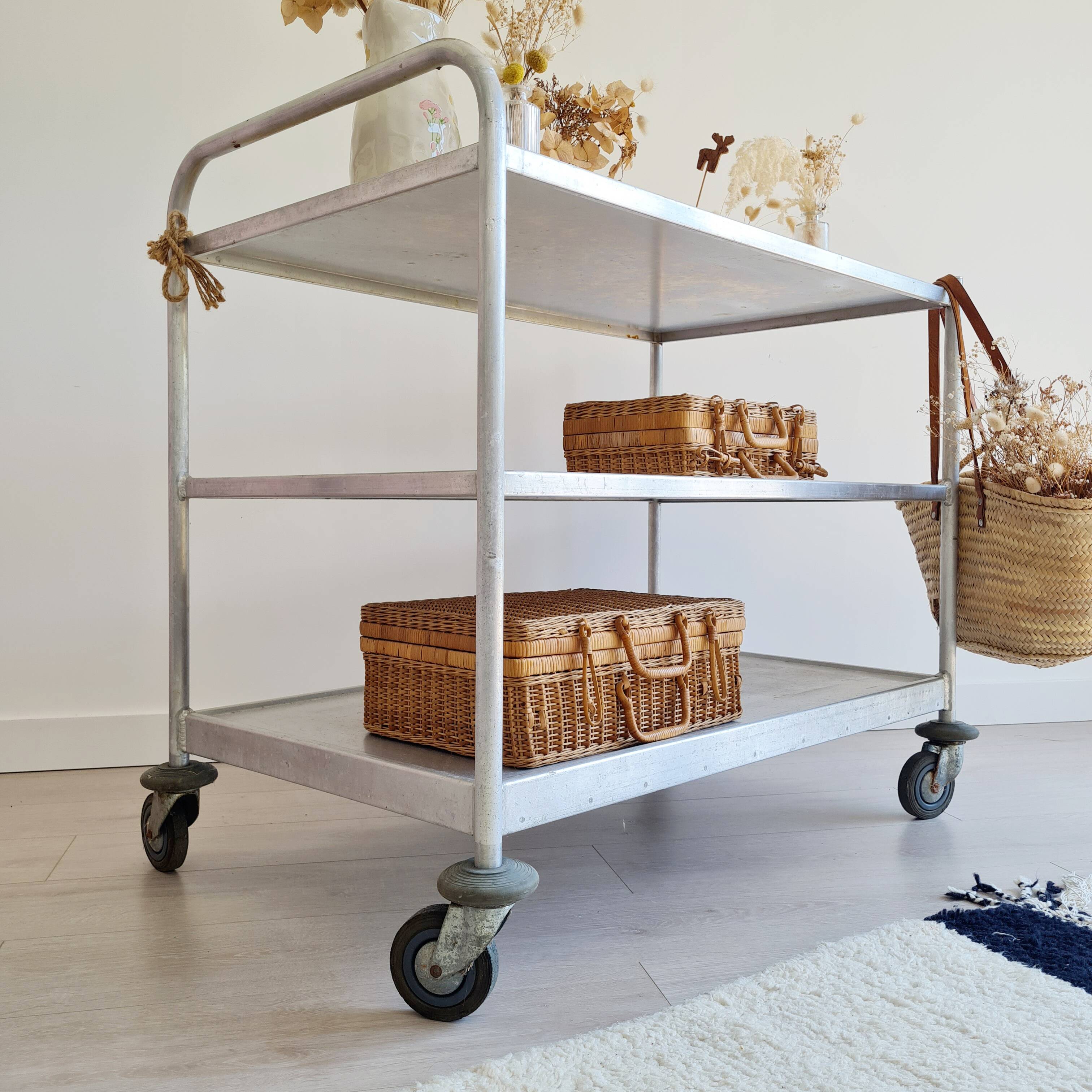 Industrial trolley - Chrome serving cart with floral trays