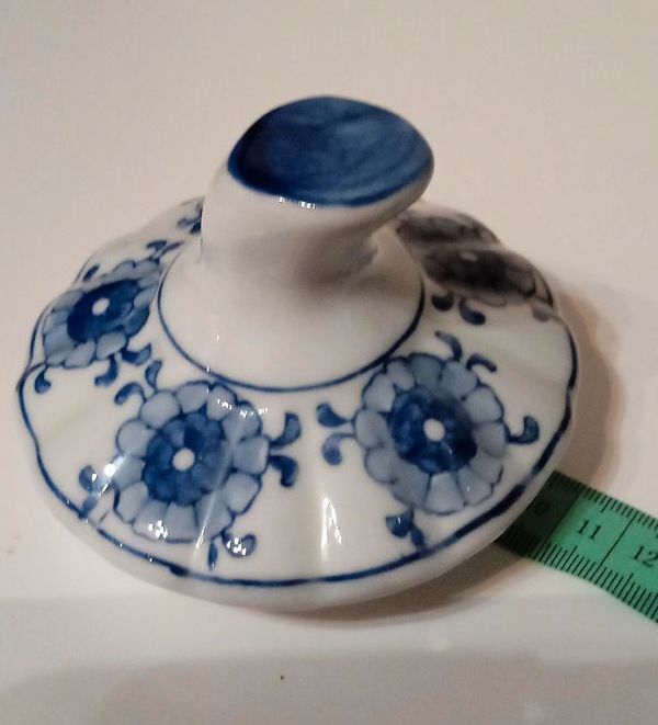 Chinese ginger porcelain pot blue and white