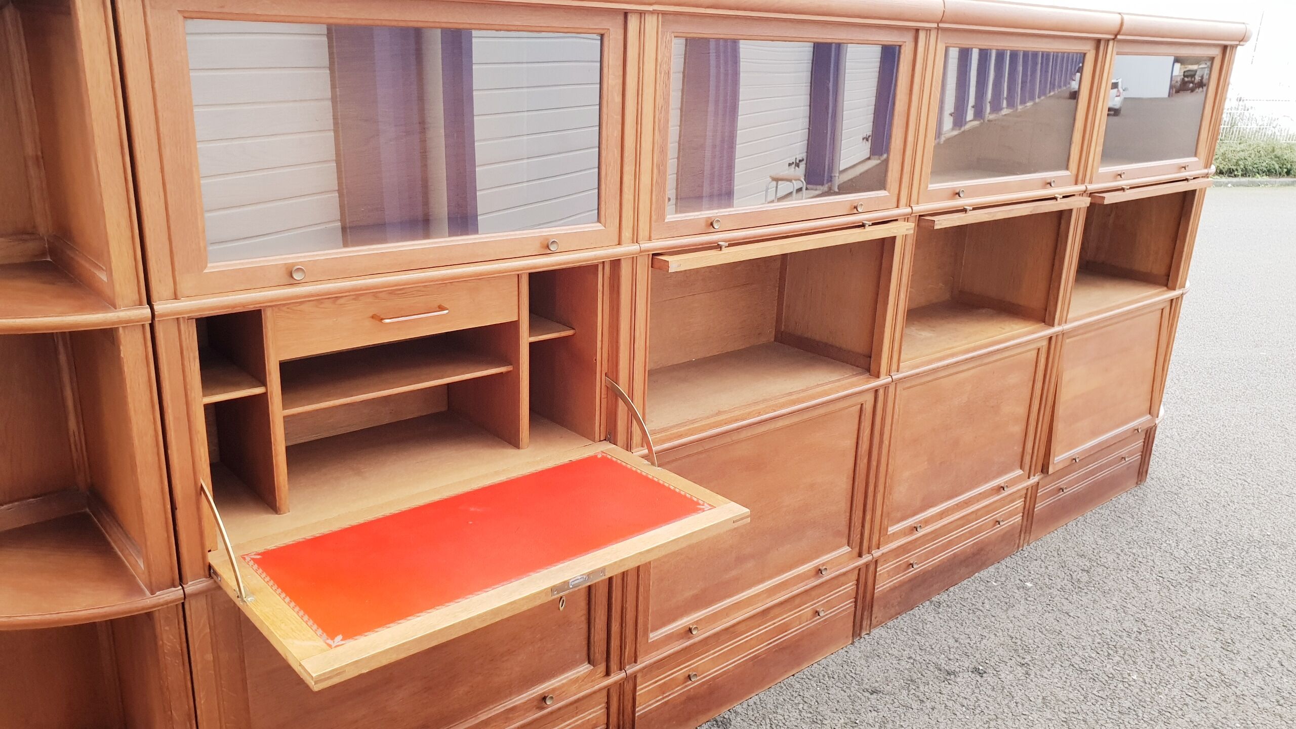 Vintage notary library