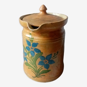 Alsacian milk jar covered in enamel sandstone