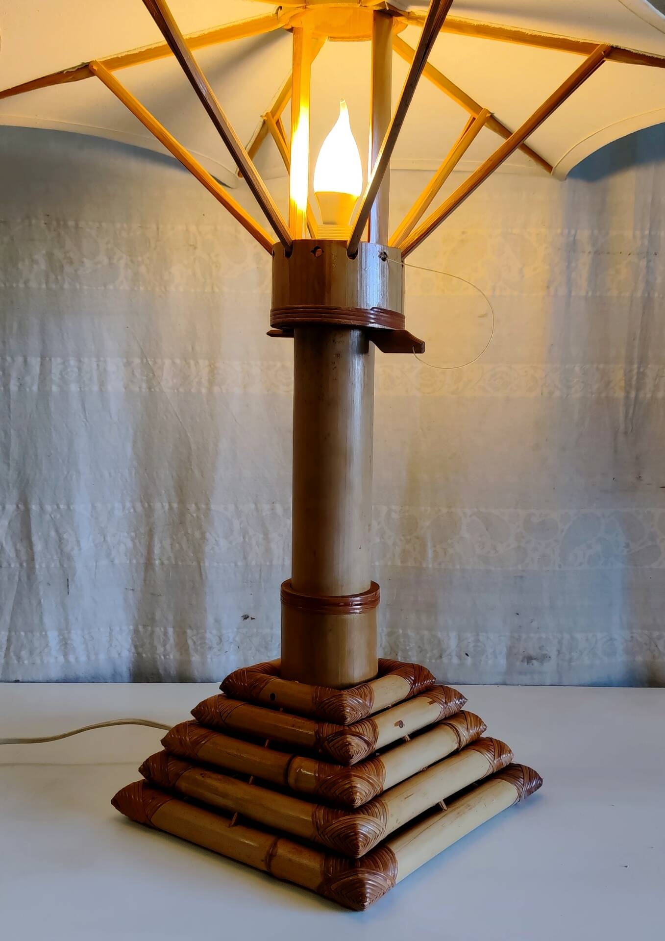 Lampe à poser en bambou, 70's
